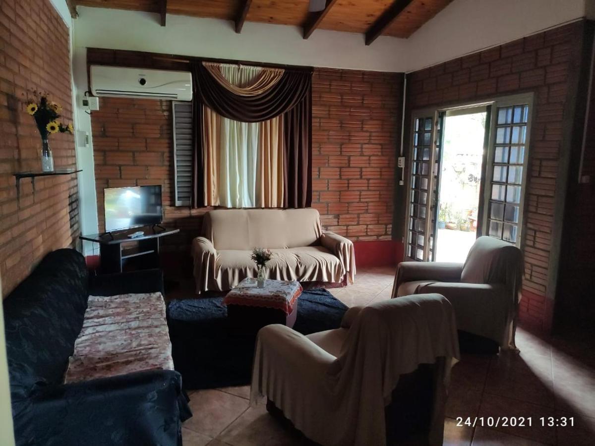 Iguazu Alojamiento "La Casa" Пуерто Игуасу Екстериор снимка