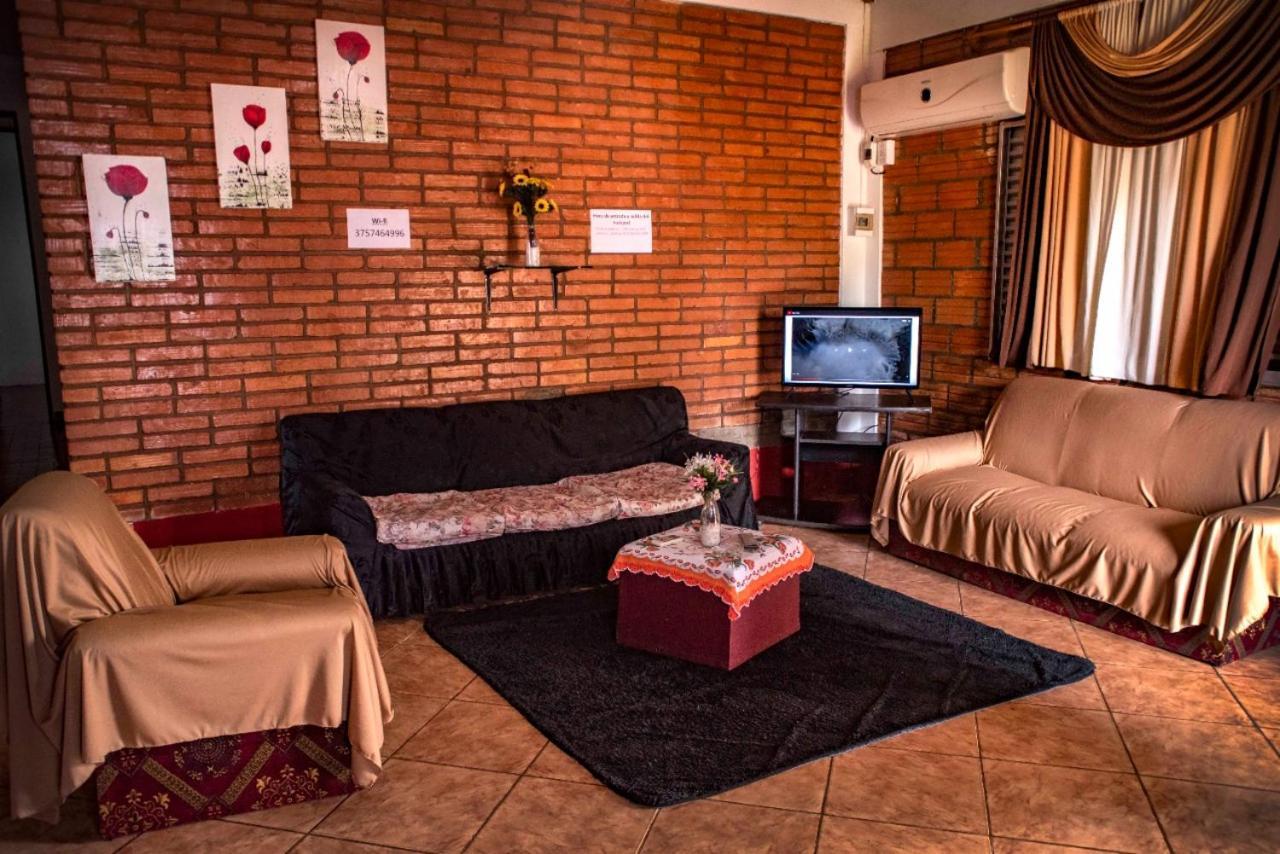 Iguazu Alojamiento "La Casa" Пуерто Игуасу Екстериор снимка